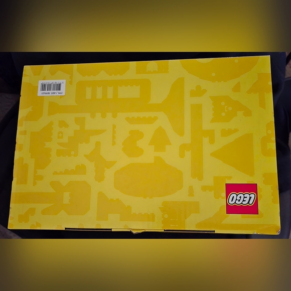 Lego Signature Brick 2x3 Trolley Expandable 21.5 inch carry-on luggage (RED) - Picture 4 of 7